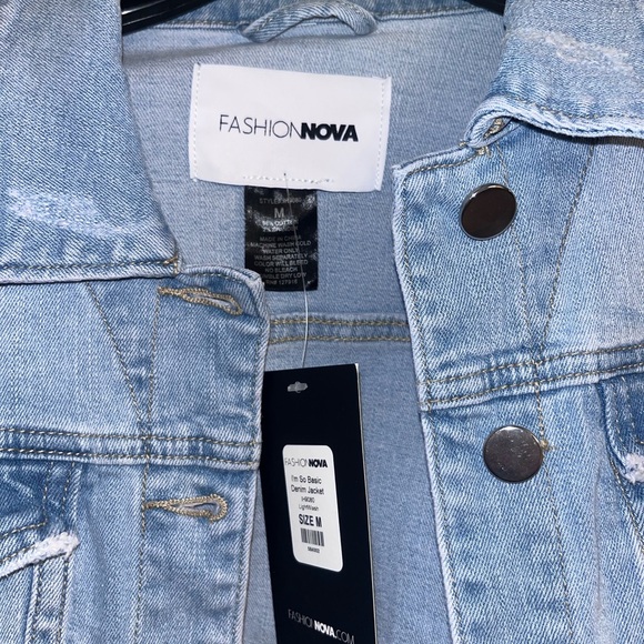 Fashion Nova - So Basic Denim Jacket Light Wash - Picture 5 of 6